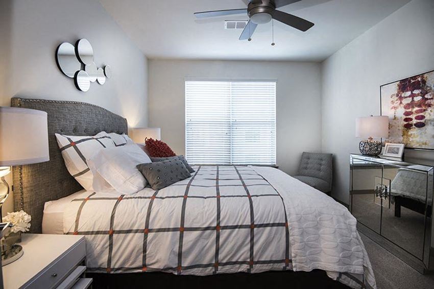 Tapestry At Brentwood Town Center Apartments, 400 Centerview Dr